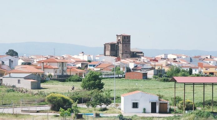 Almaraz enviará material escolar a los afectados por las riadas.