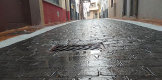 Ciudadanos denuncia el suelo deslizante de algunas calles de Navalmoral